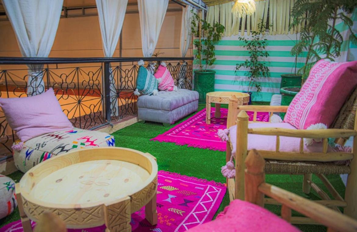 riad msholidays - privatisé jusqu'à 8 personnes - jacuzzi Marraquexe Exterior foto