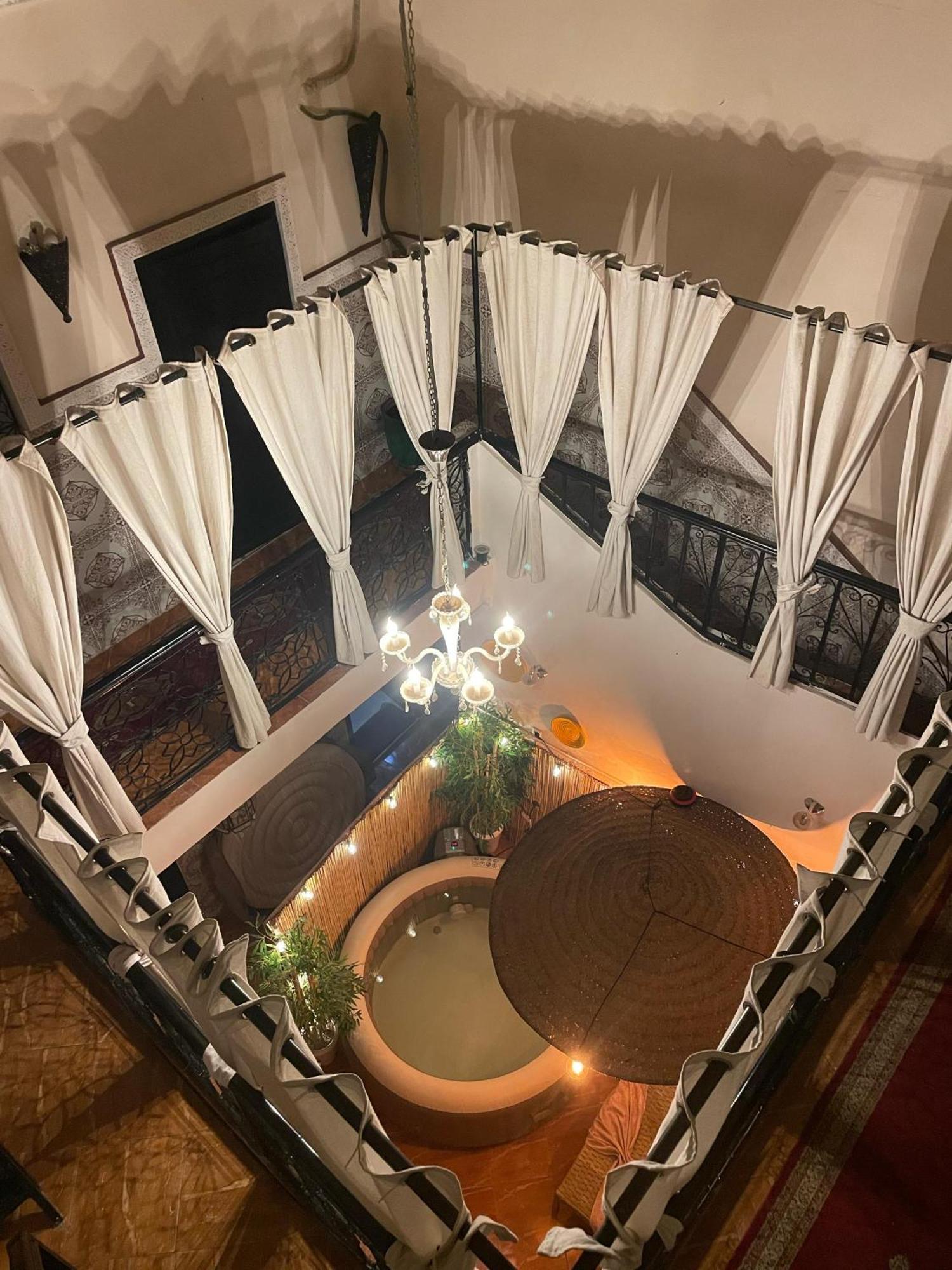 riad msholidays - privatisé jusqu'à 8 personnes - jacuzzi Marraquexe Exterior foto